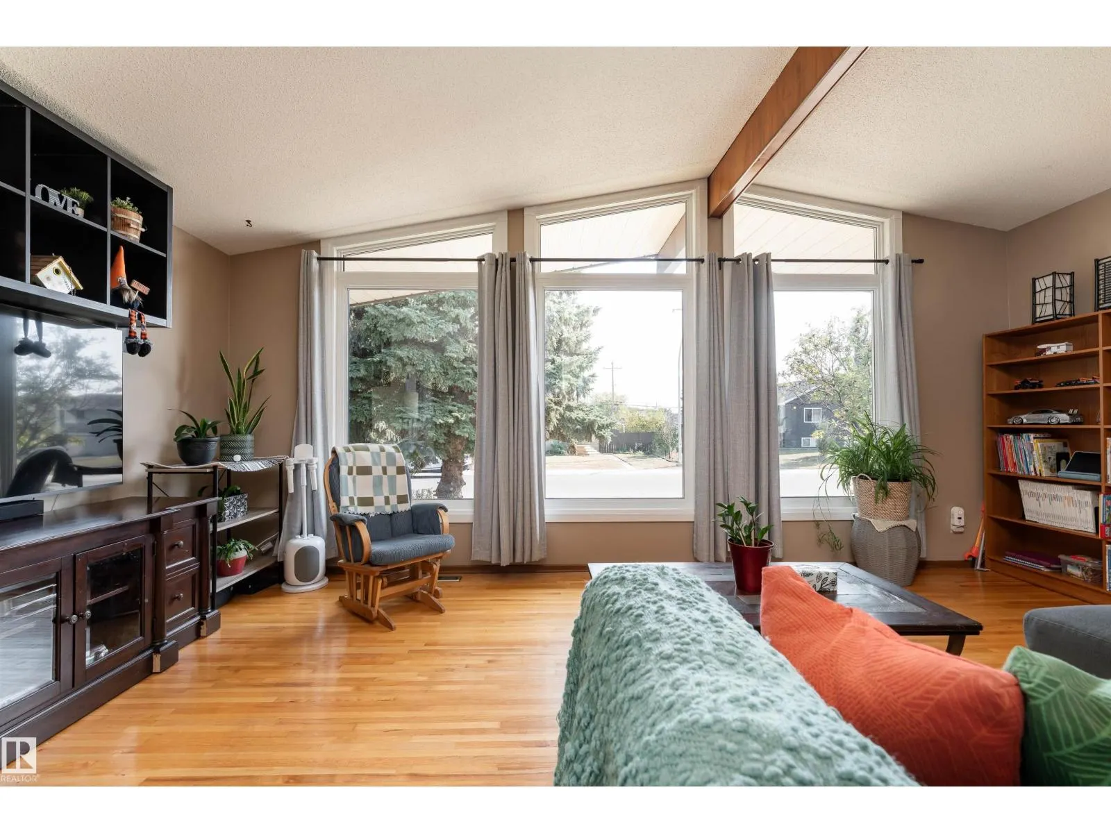 12904 86 ST NW