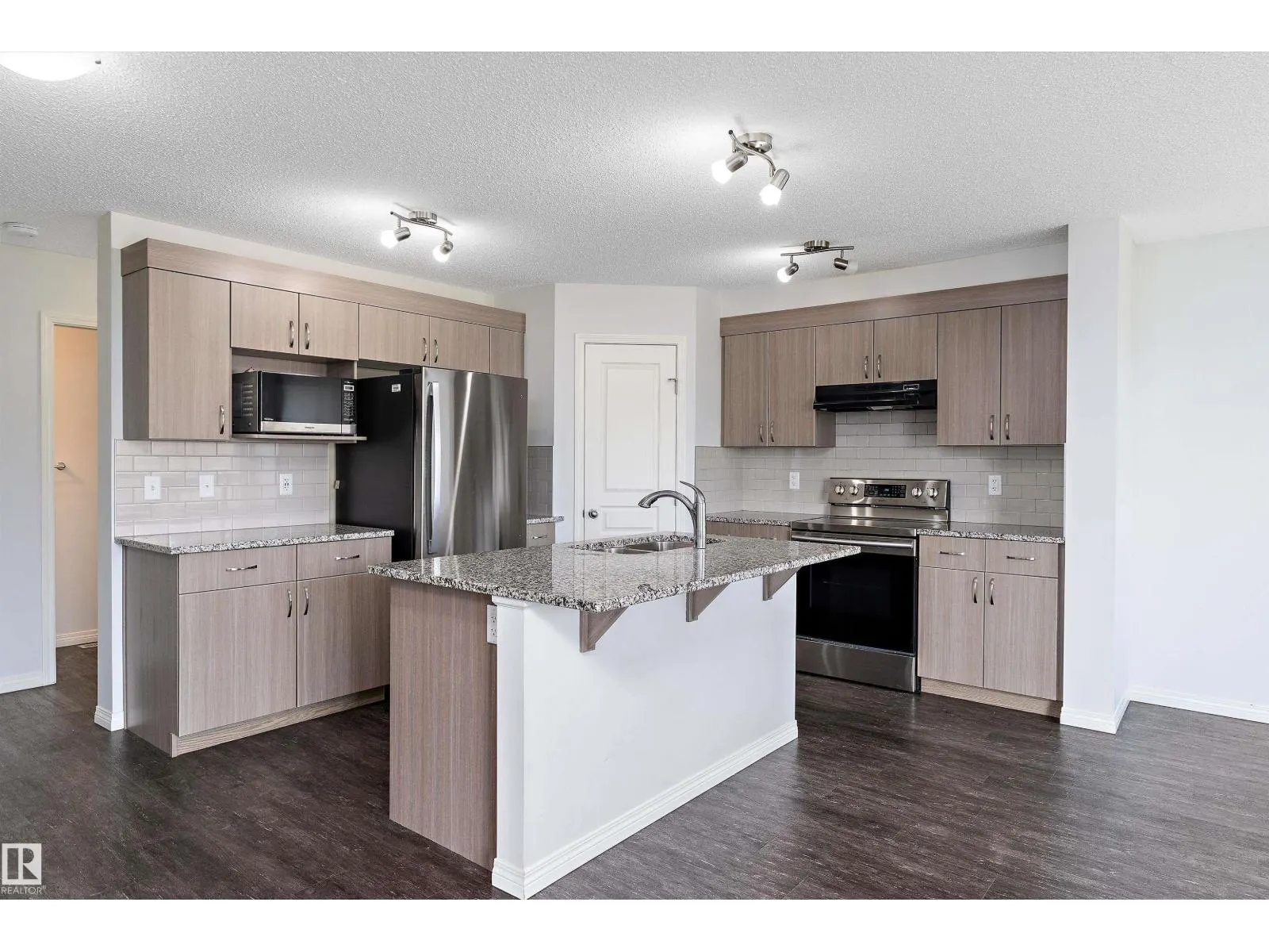 17135 38 ST NW