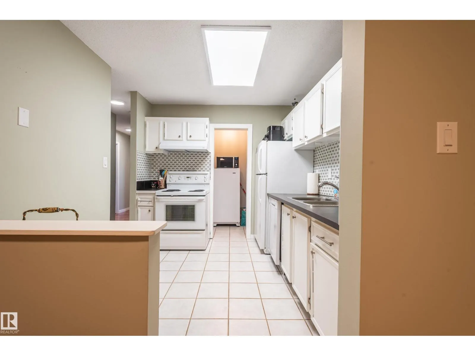 5792 172 ST NW
