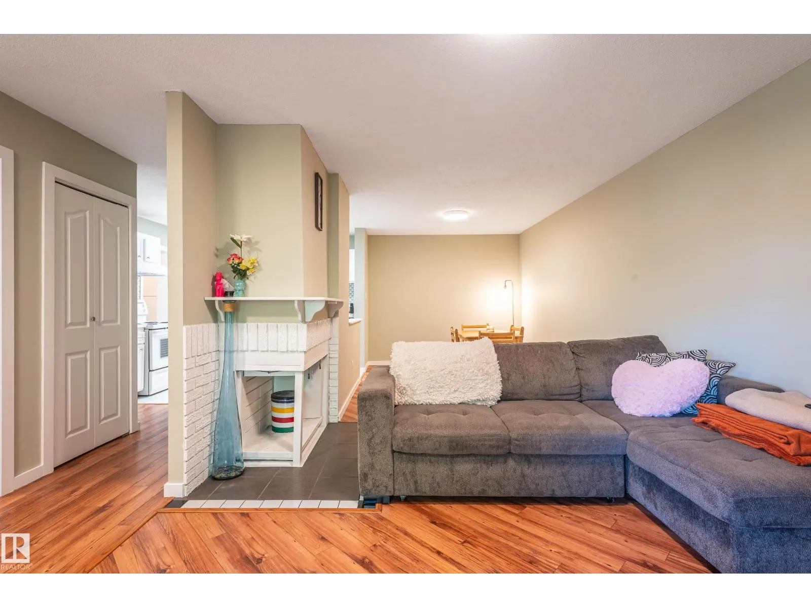5792 172 ST NW