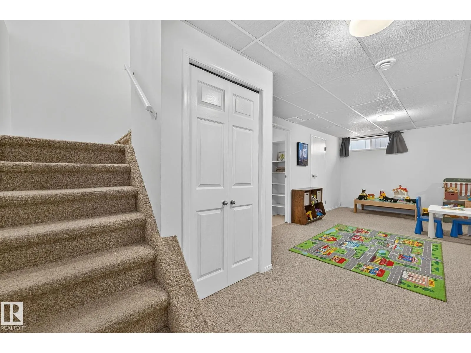 7323 190 ST NW