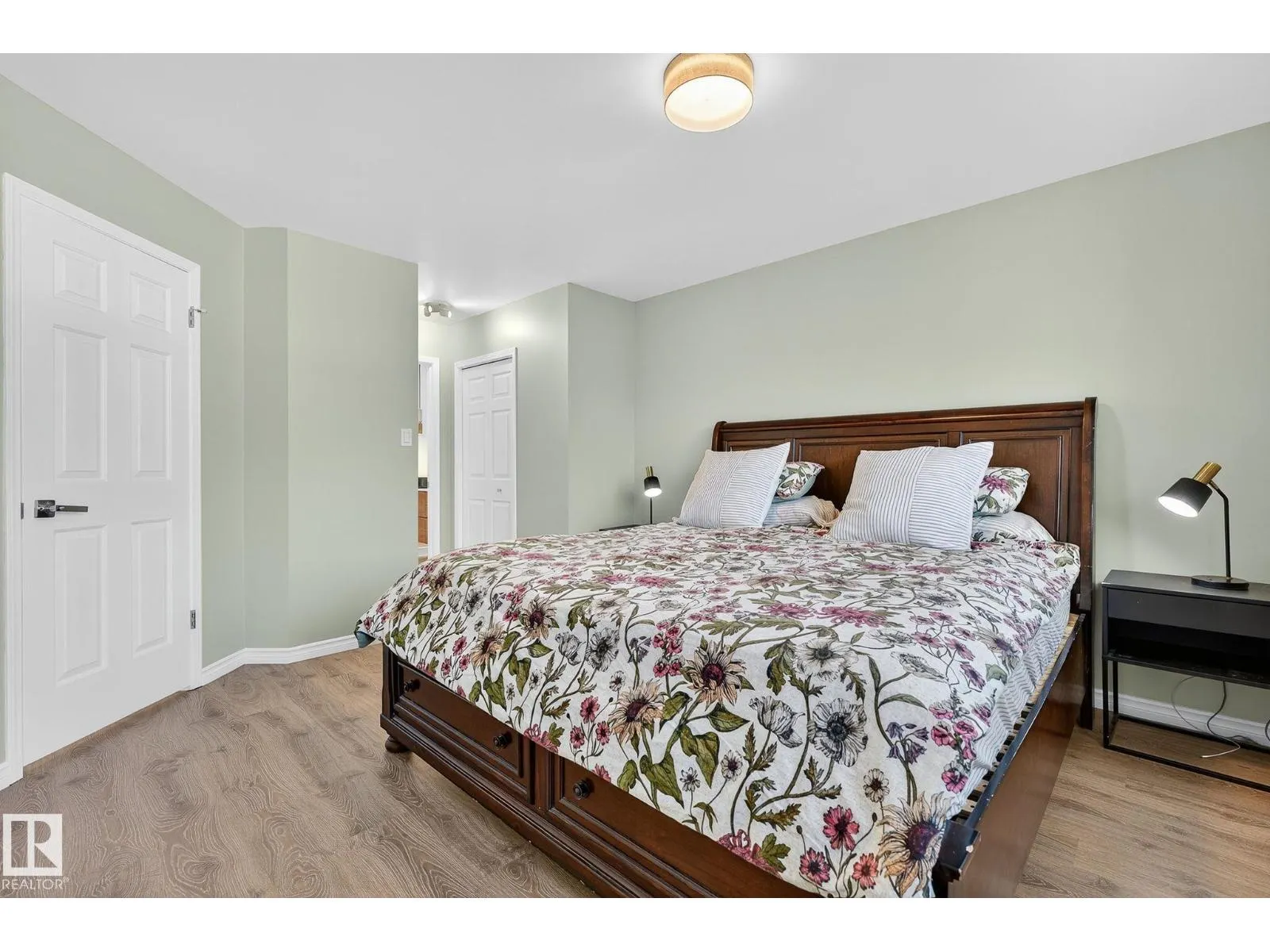 7323 190 ST NW