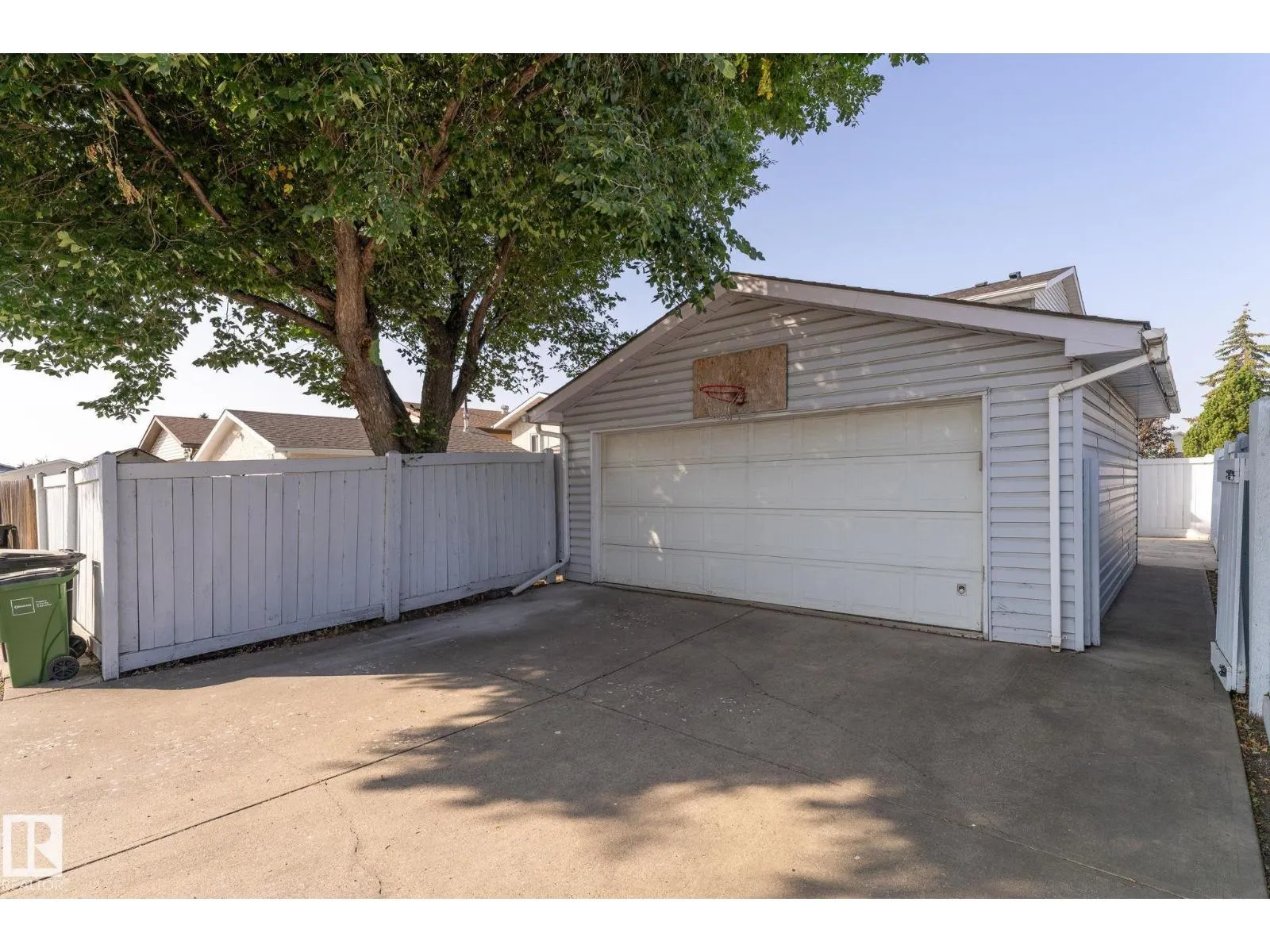 7323 190 ST NW