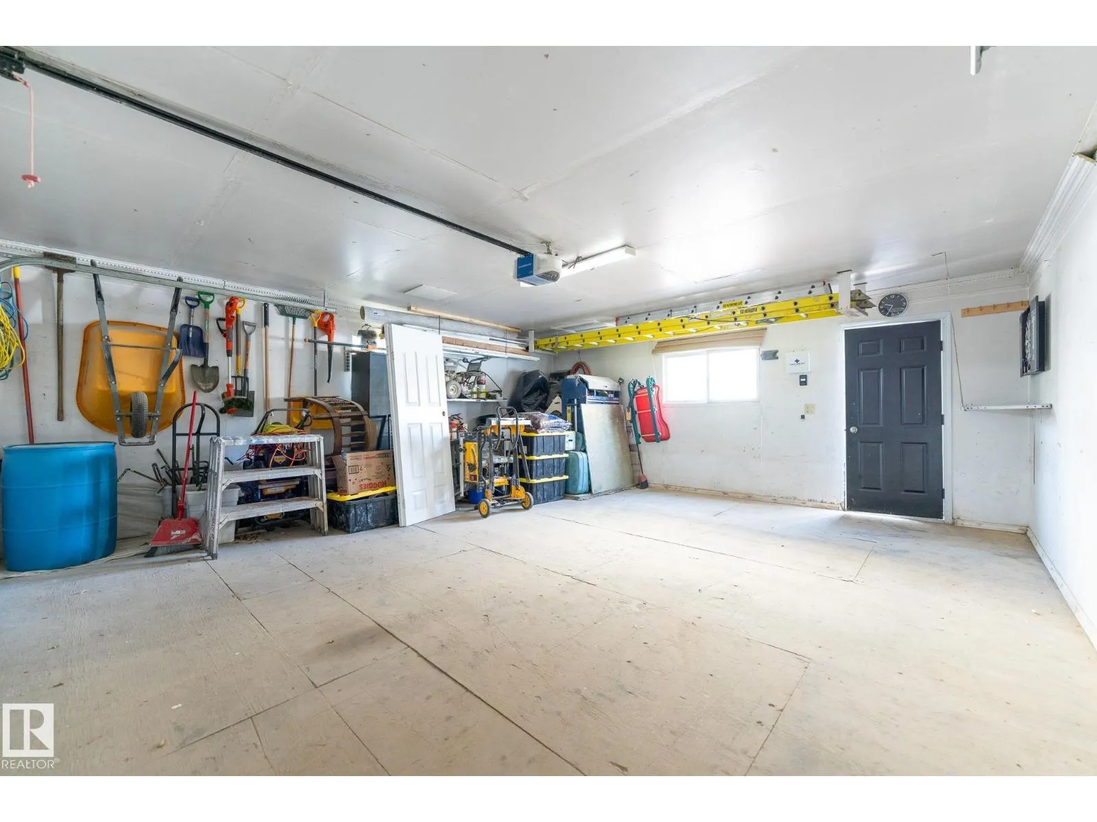 7323 190 ST NW