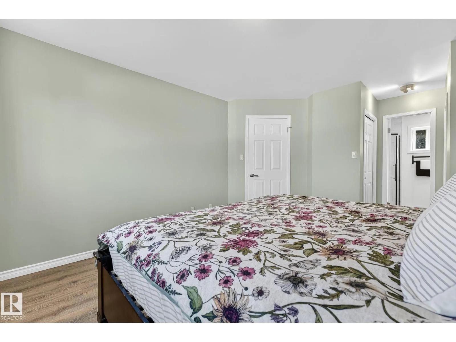 7323 190 ST NW