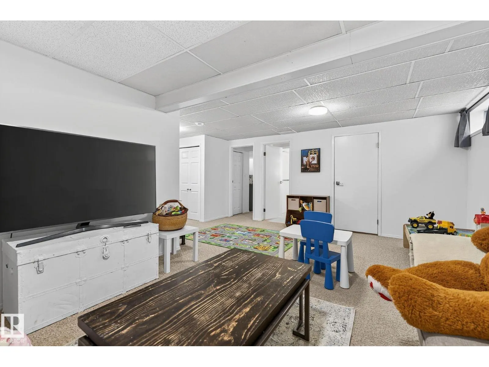7323 190 ST NW