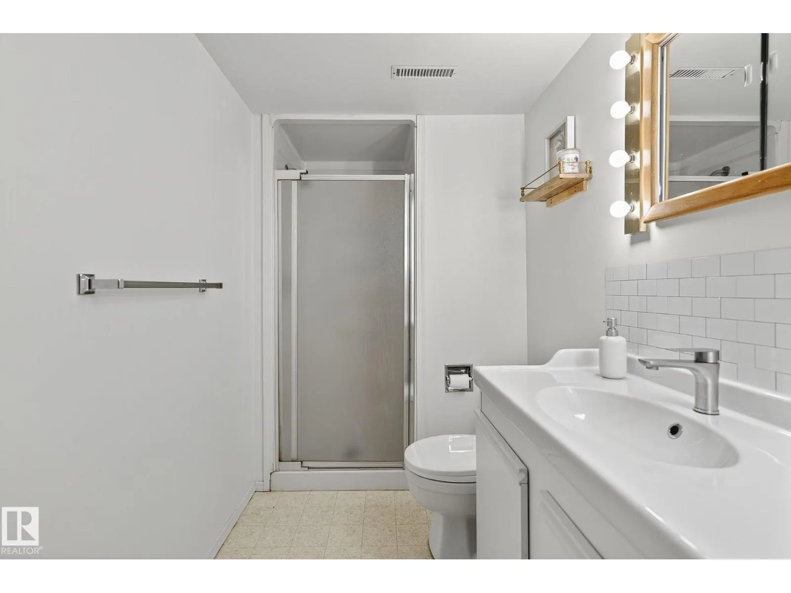 7323 190 ST NW