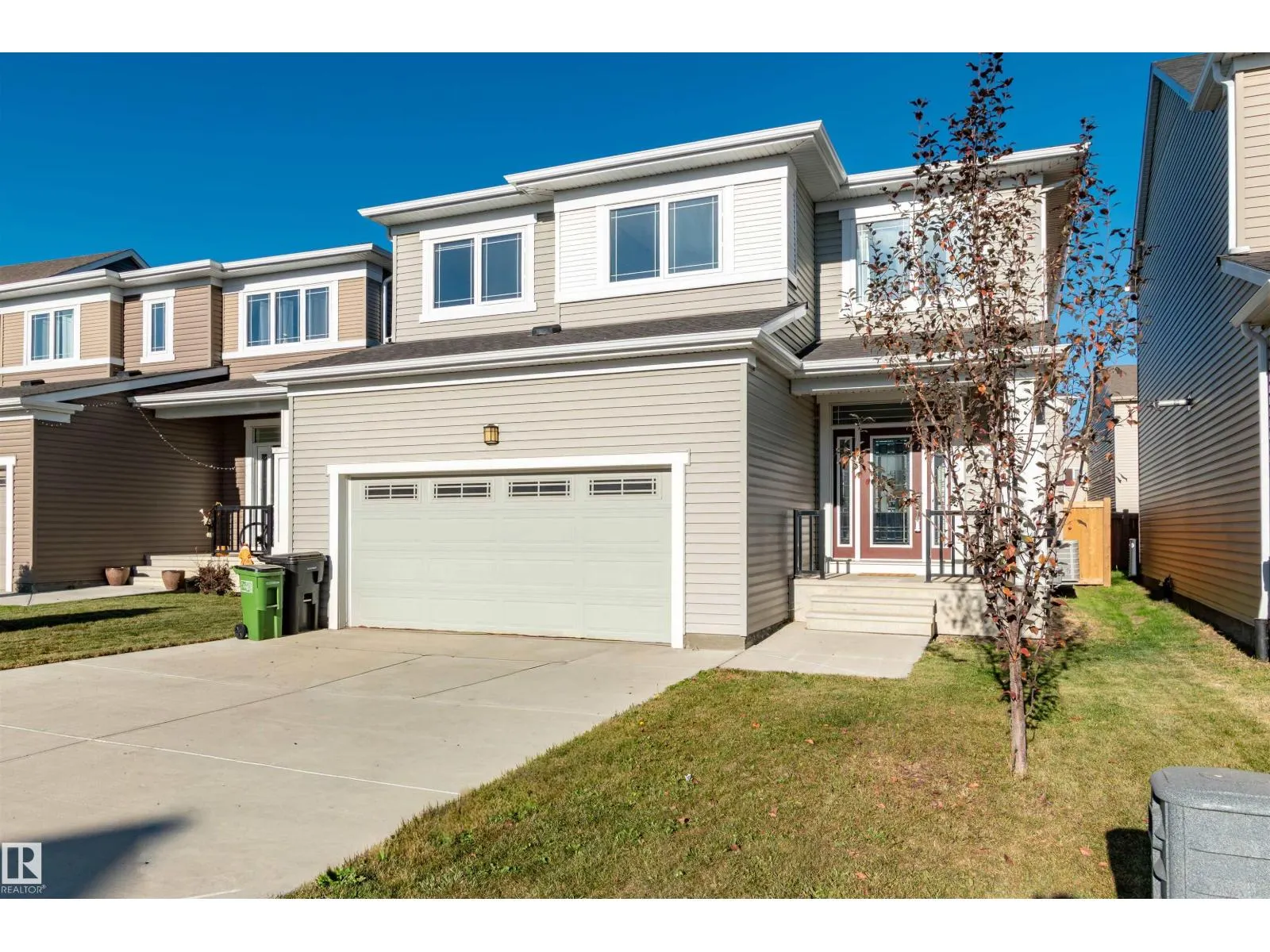 1628 201 ST NW