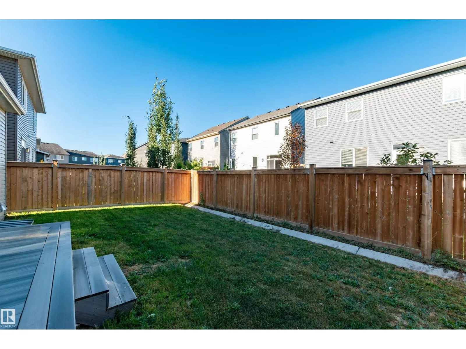 1628 201 ST NW
