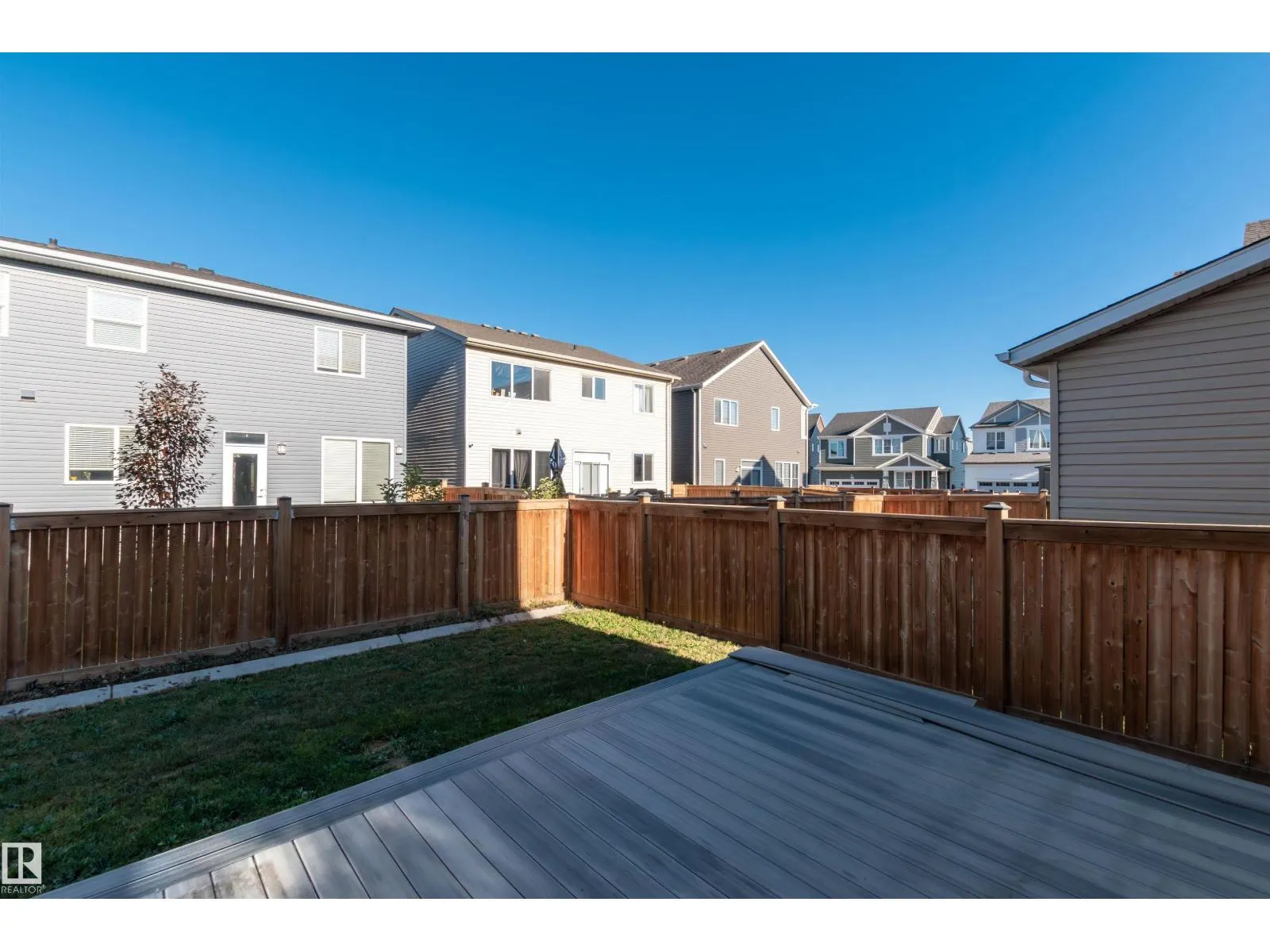 1628 201 ST NW