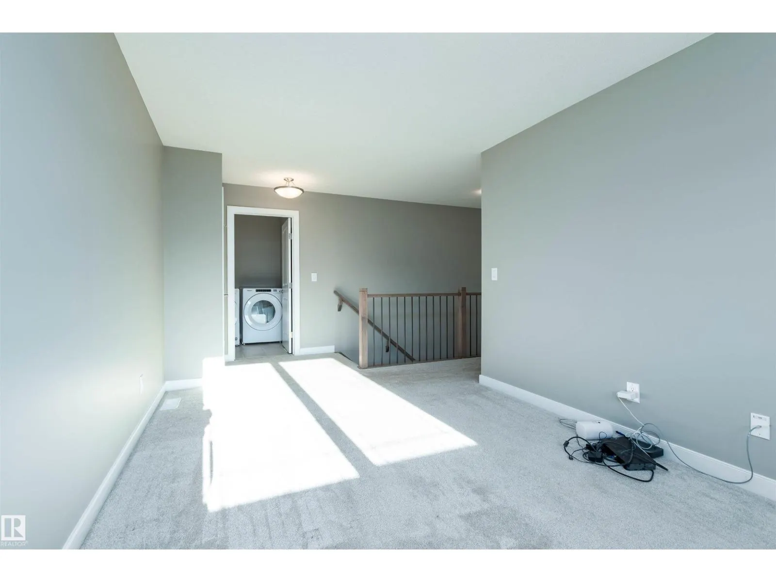 1628 201 ST NW