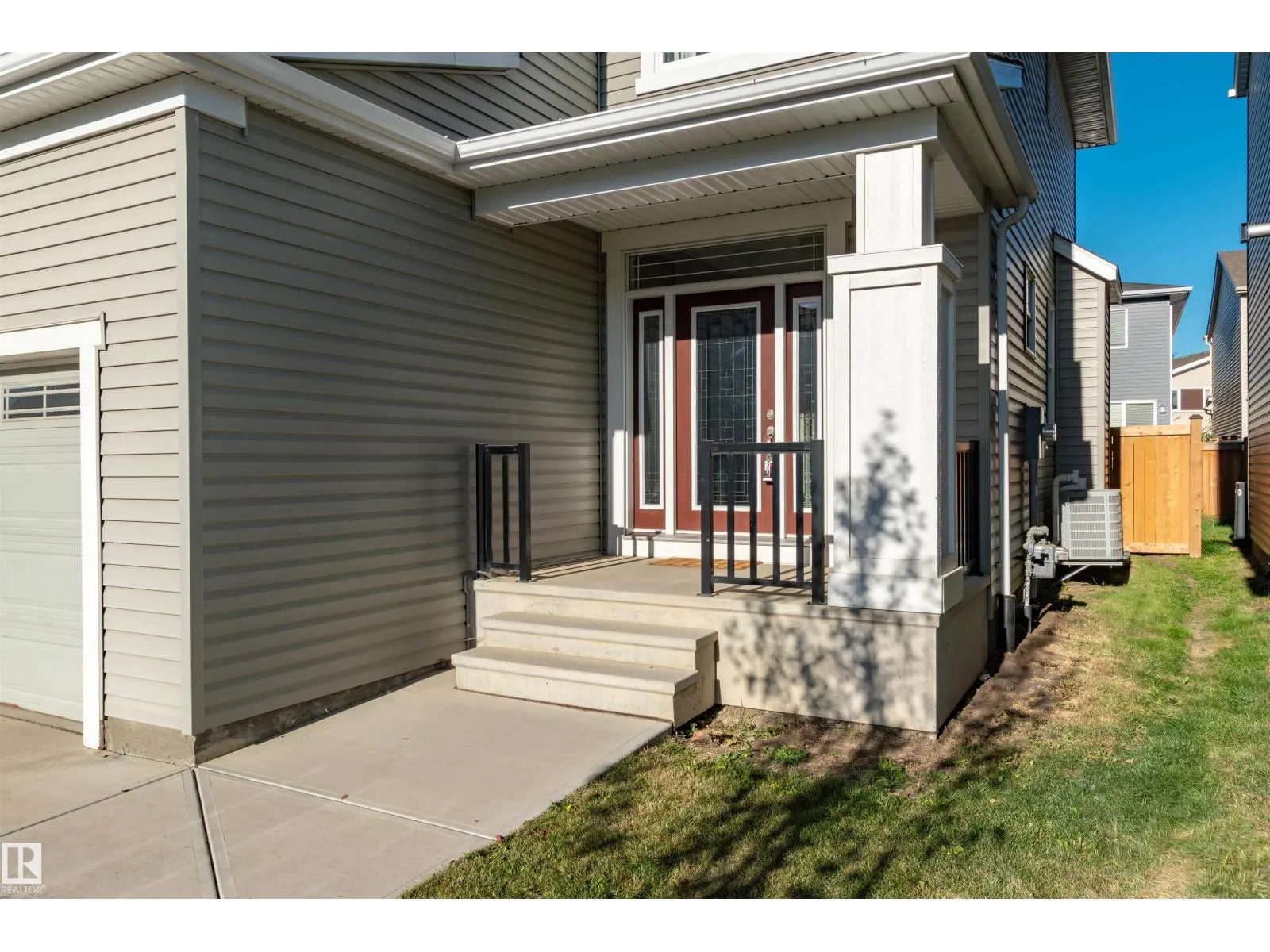 1628 201 ST NW