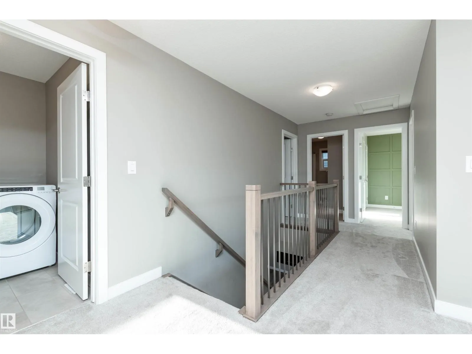 1628 201 ST NW