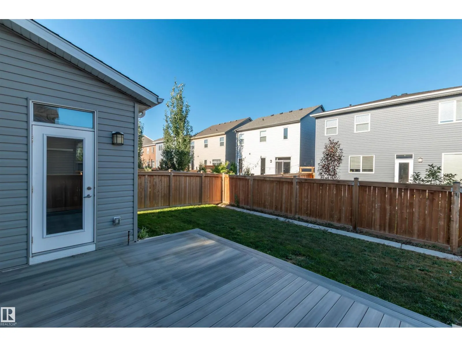 1628 201 ST NW