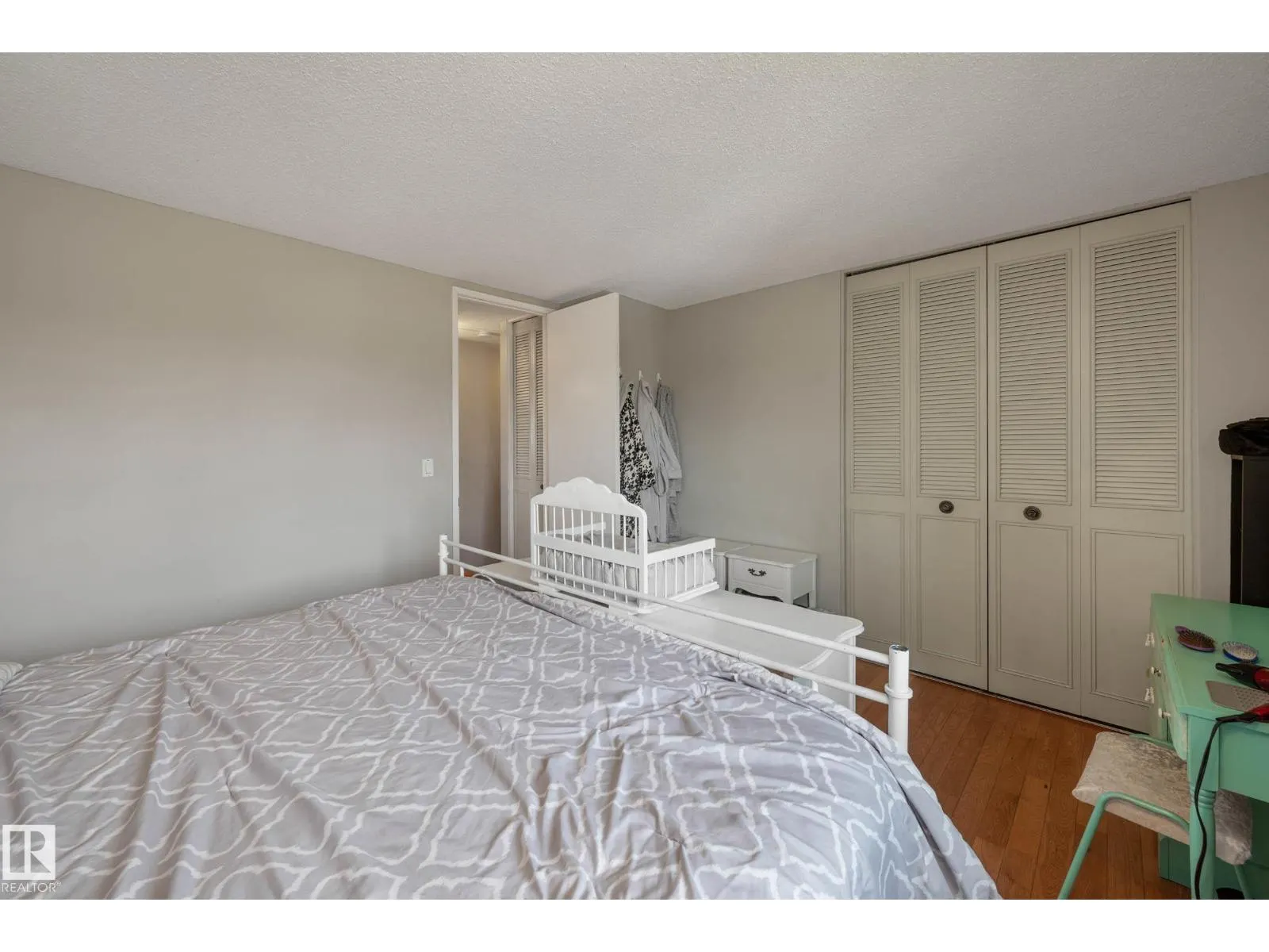 9909 171 AV NW