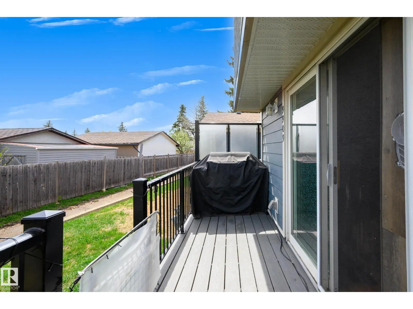 9909 171 AV NW