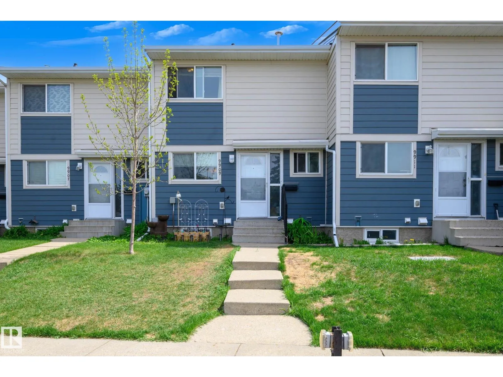 9909 171 AV NW