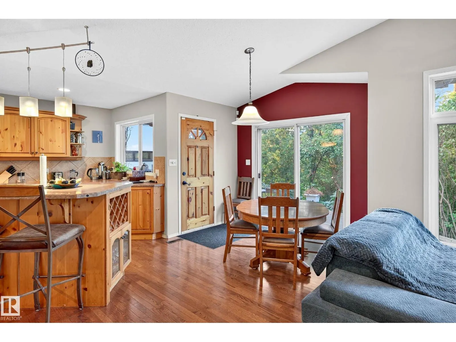 14304 92A AV NW