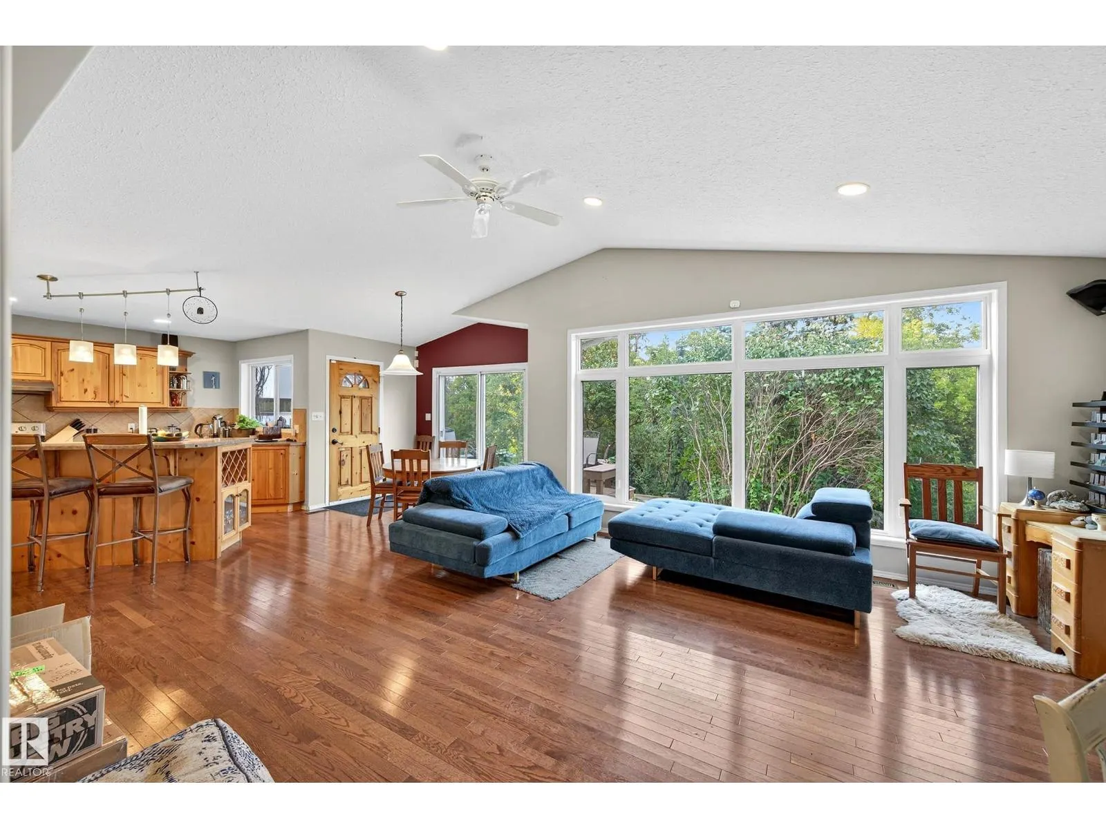 14304 92A AV NW