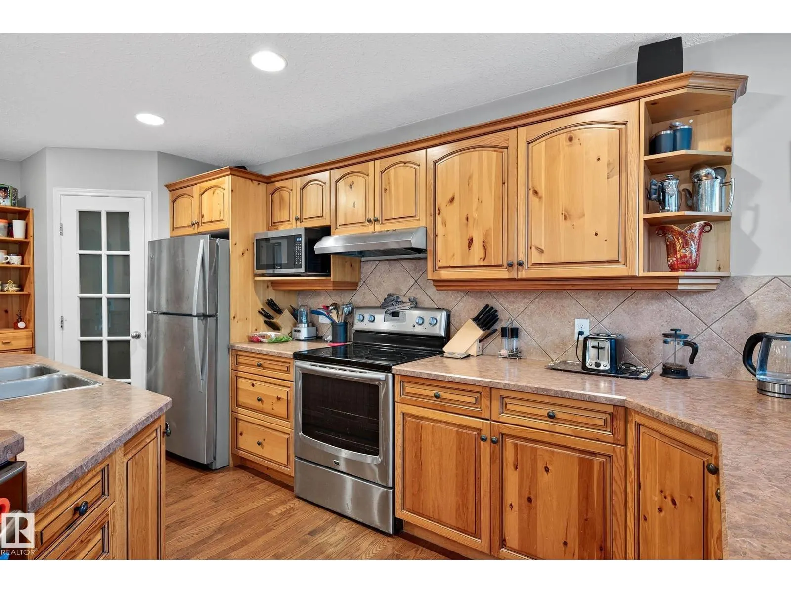 14304 92A AV NW