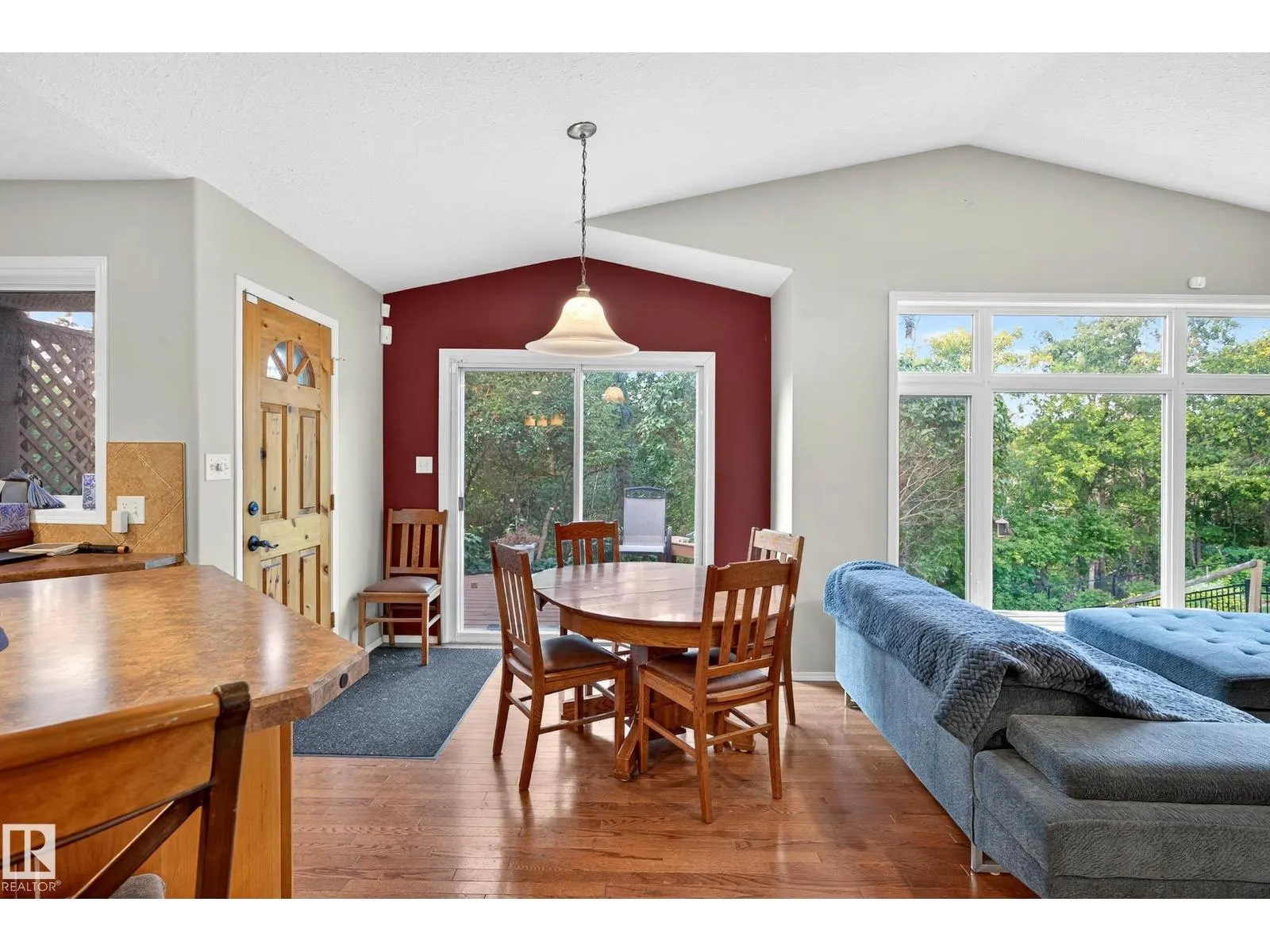 14304 92A AV NW