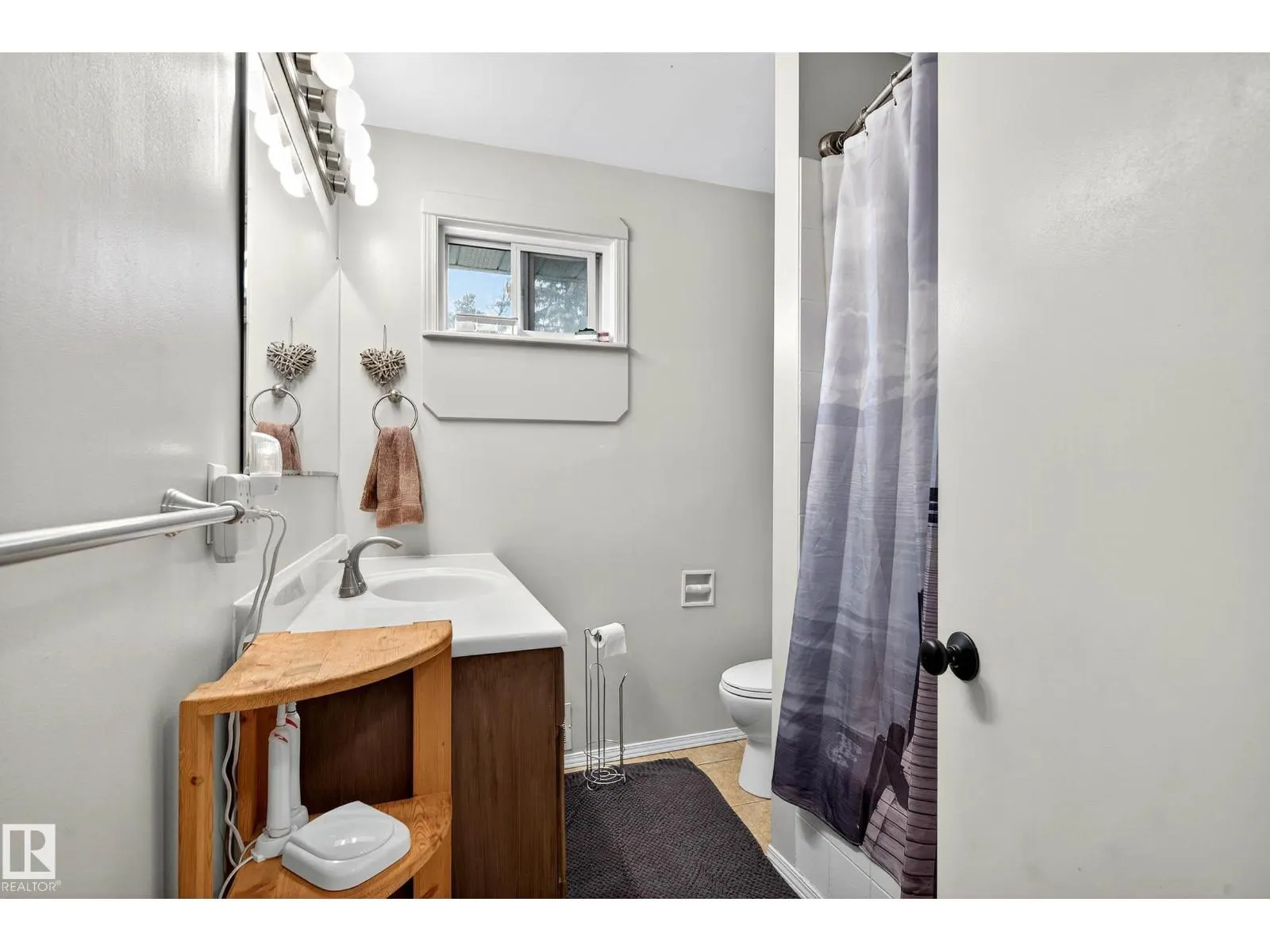 14304 92A AV NW