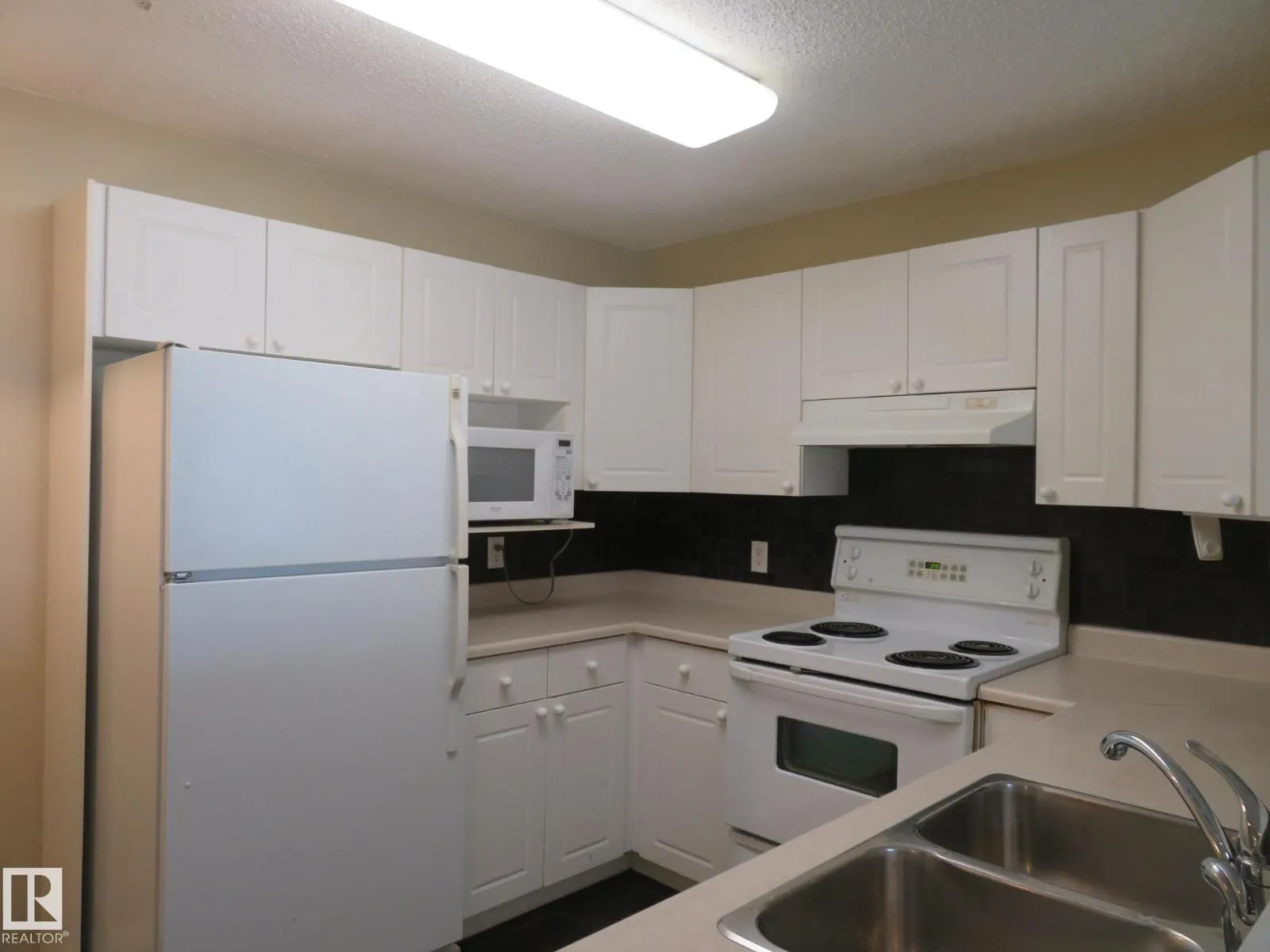 #405 10221 111 ST NW