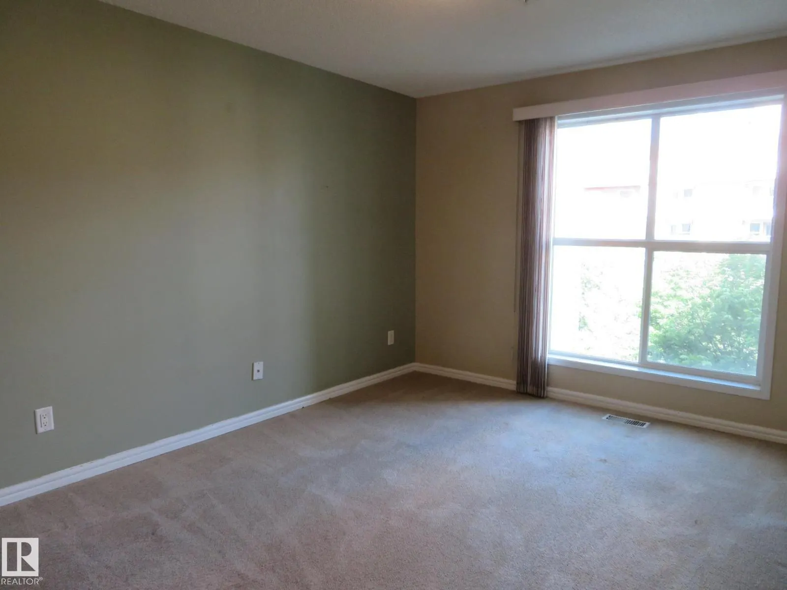 #405 10221 111 ST NW