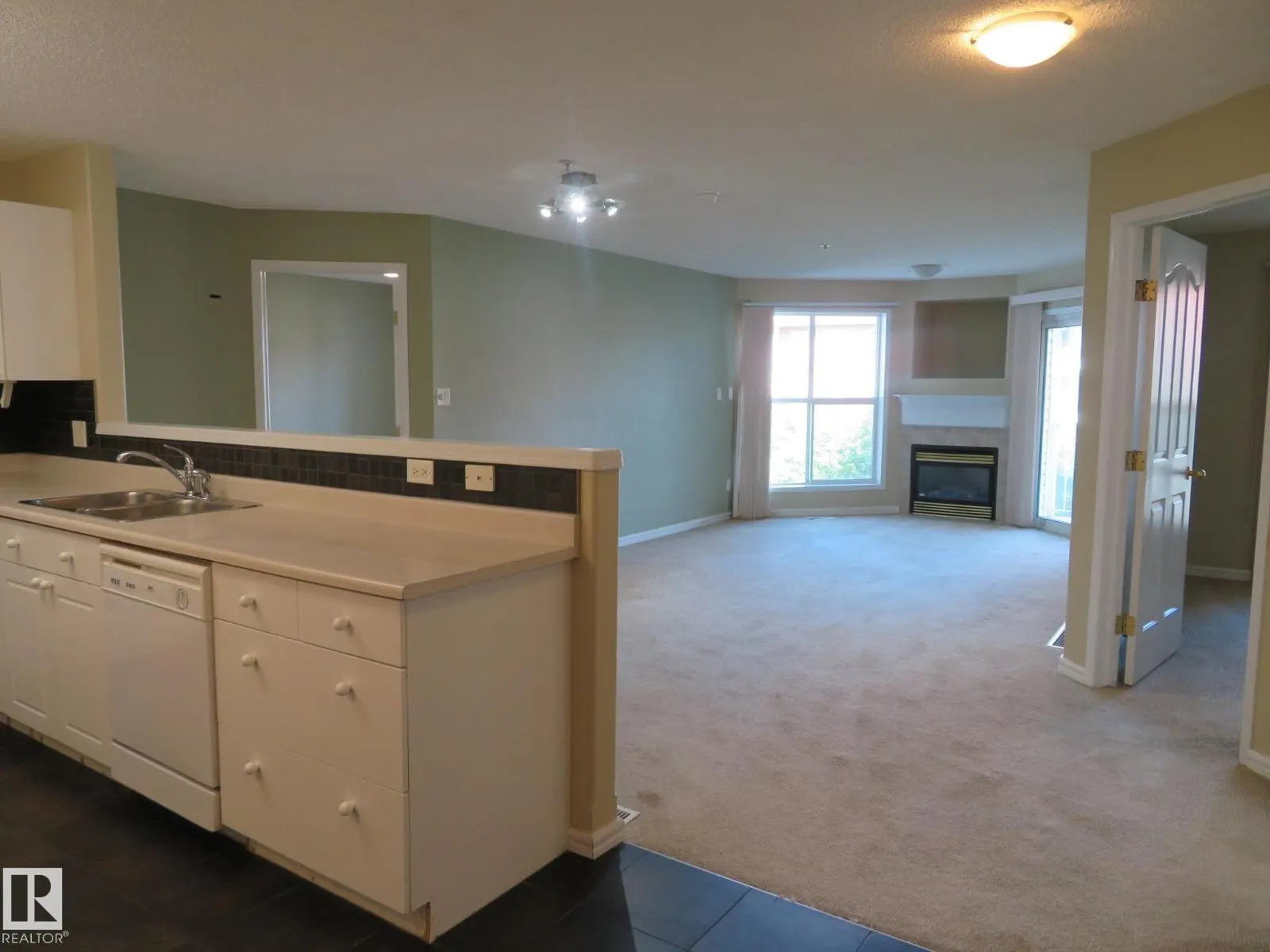 #405 10221 111 ST NW