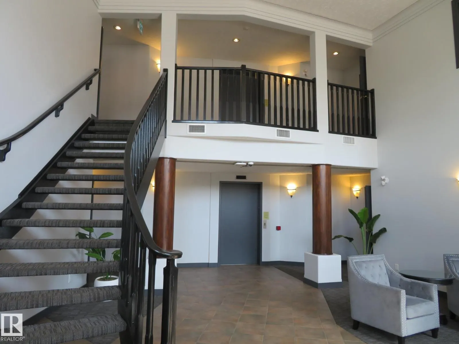 #405 10221 111 ST NW