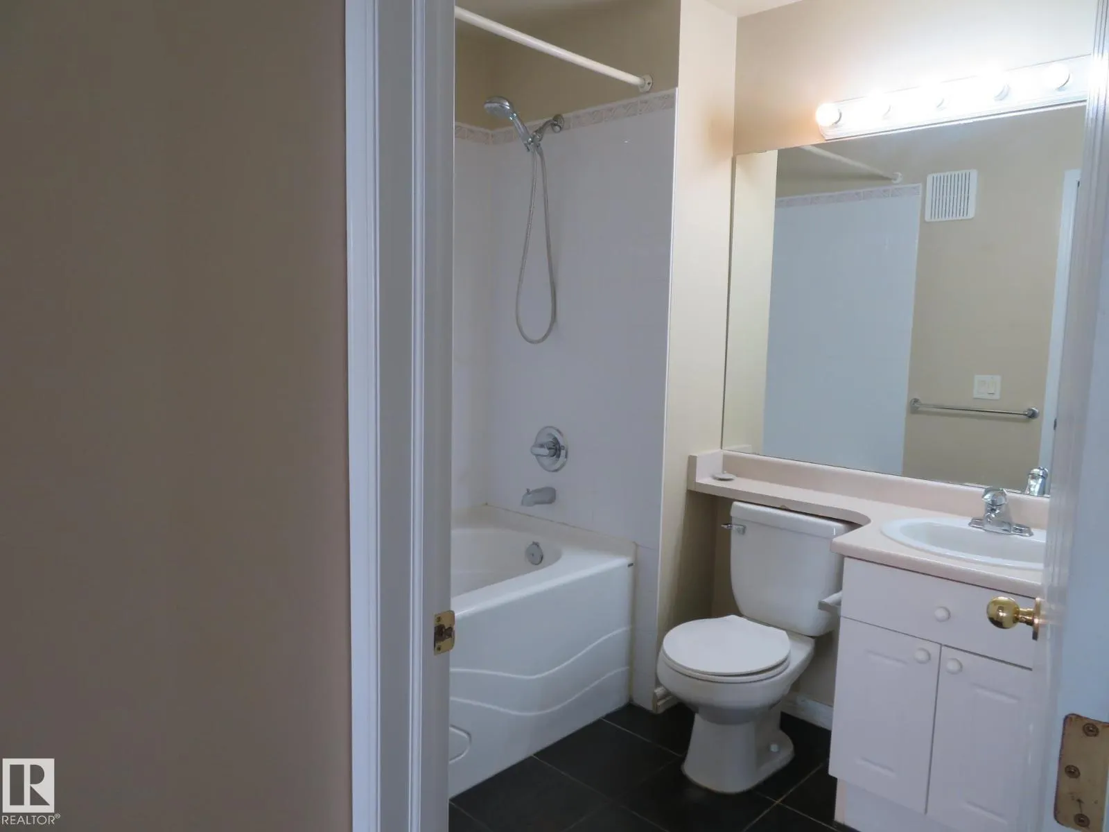 #405 10221 111 ST NW