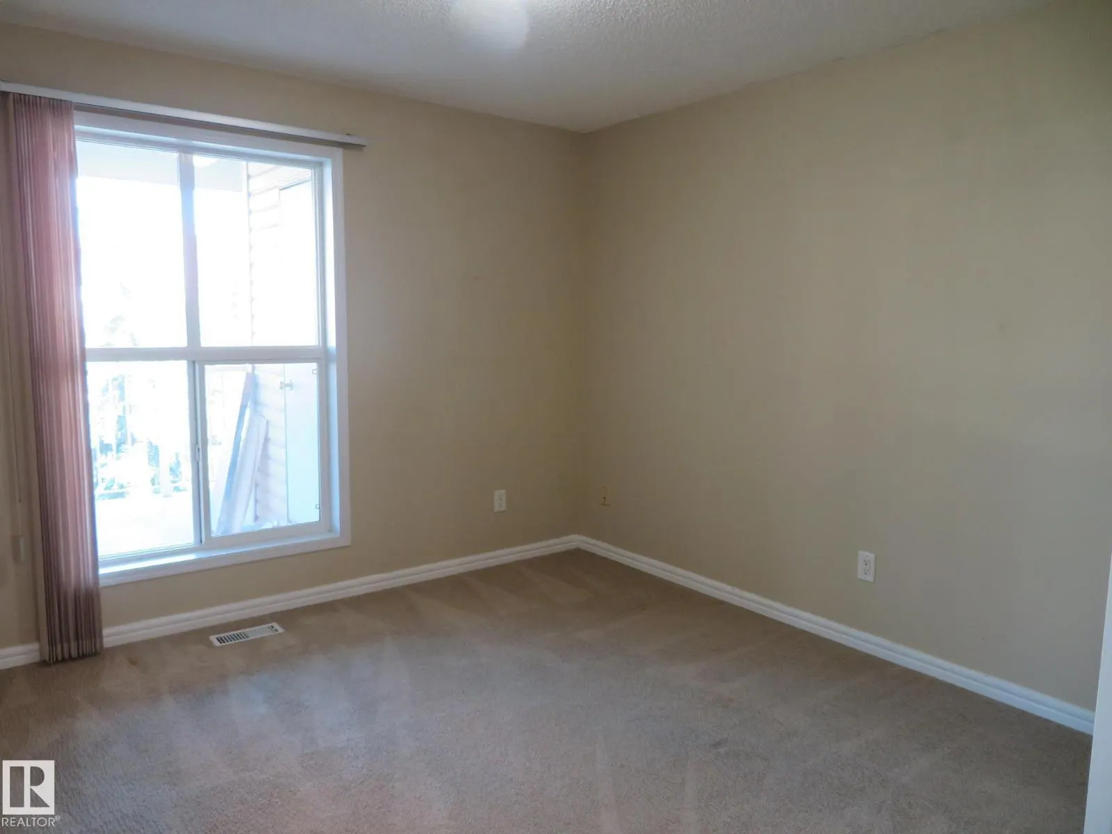 #405 10221 111 ST NW