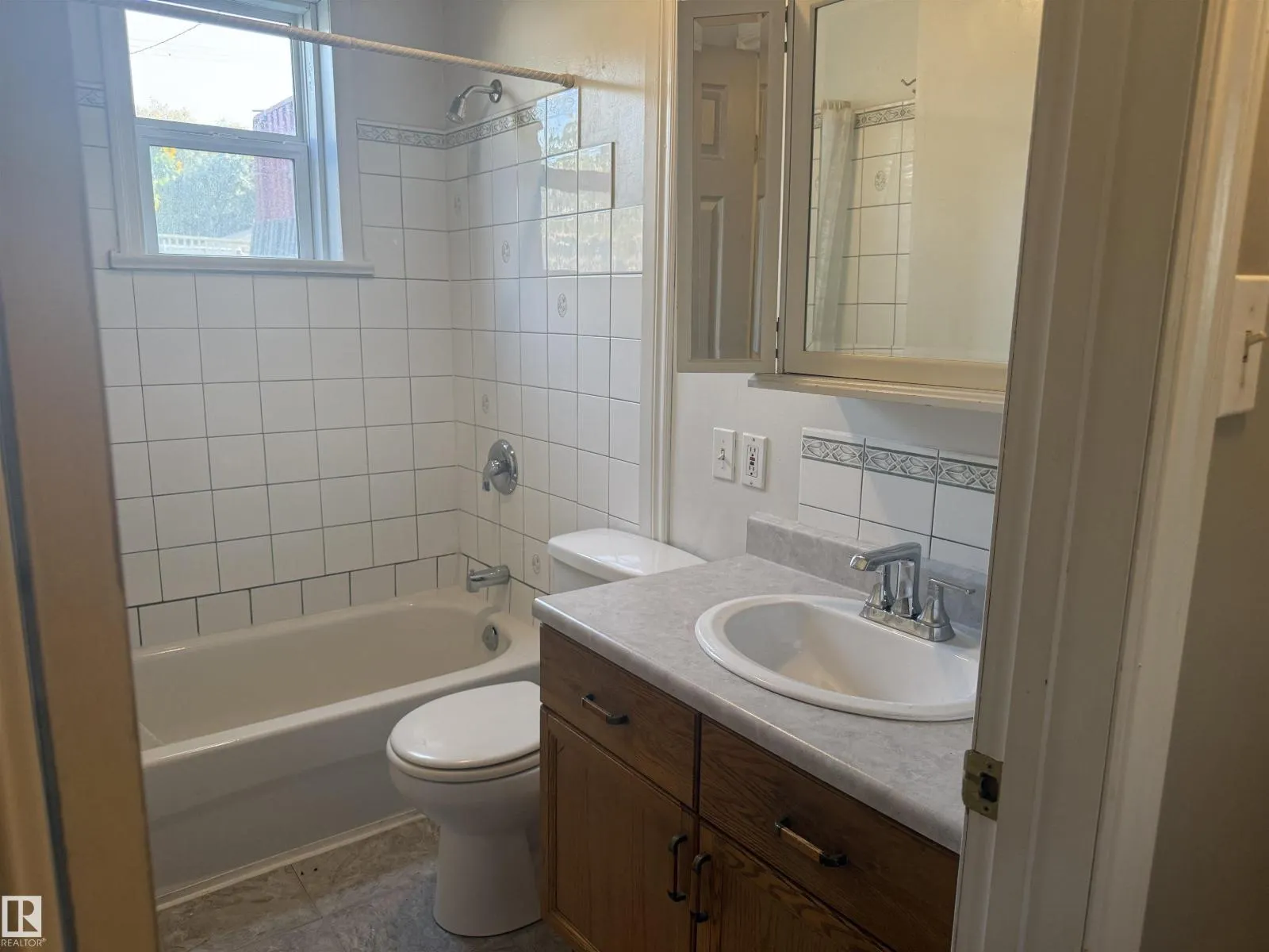 12637 70 ST NW