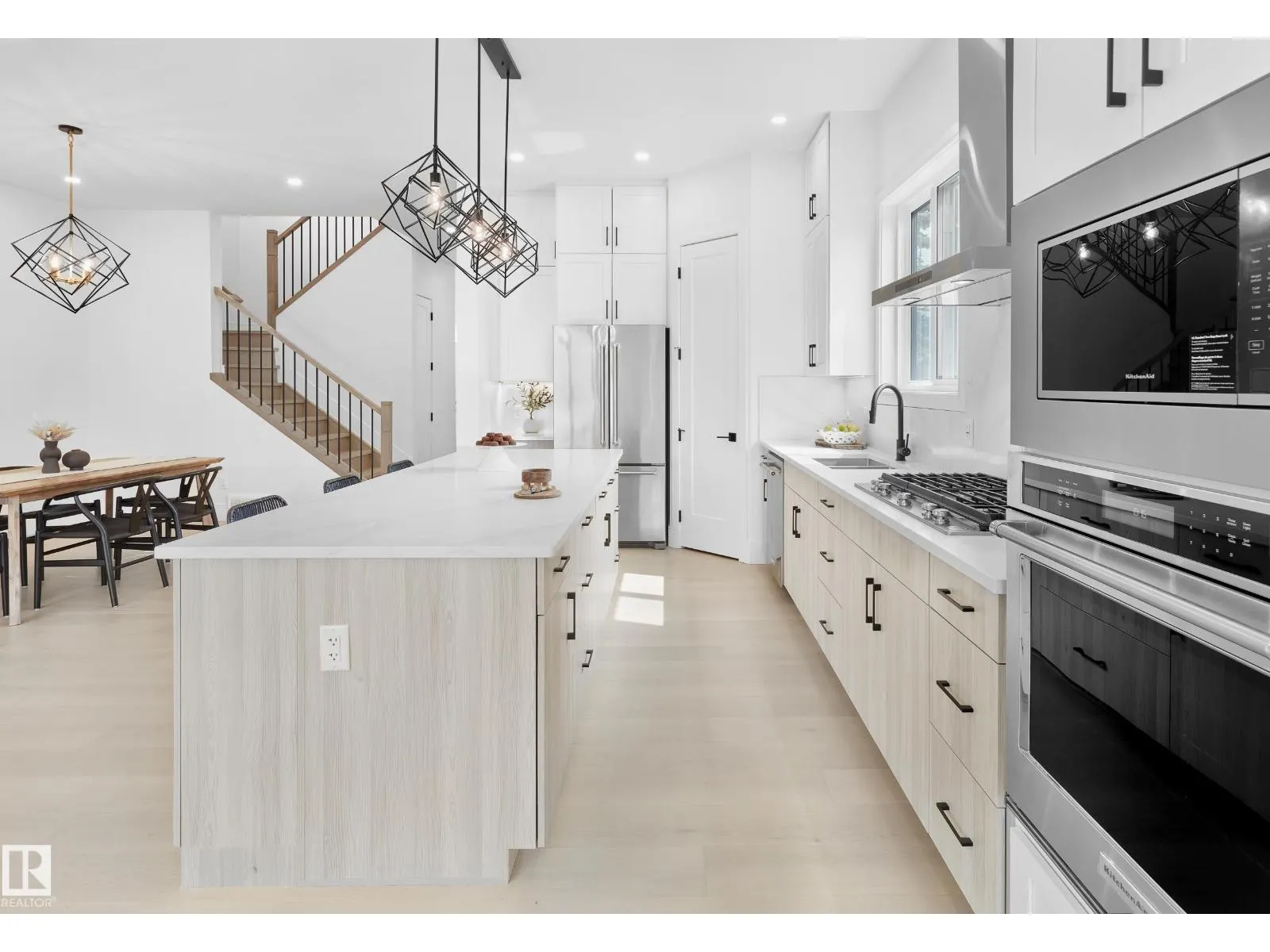 11711 83 AV NW