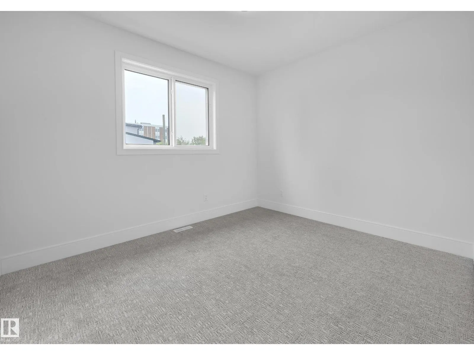 11711 83 AV NW