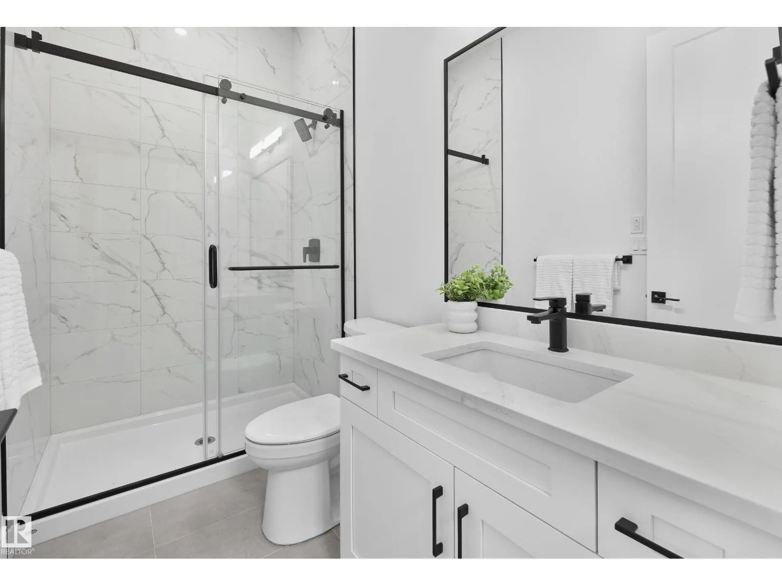 11711 83 AV NW
