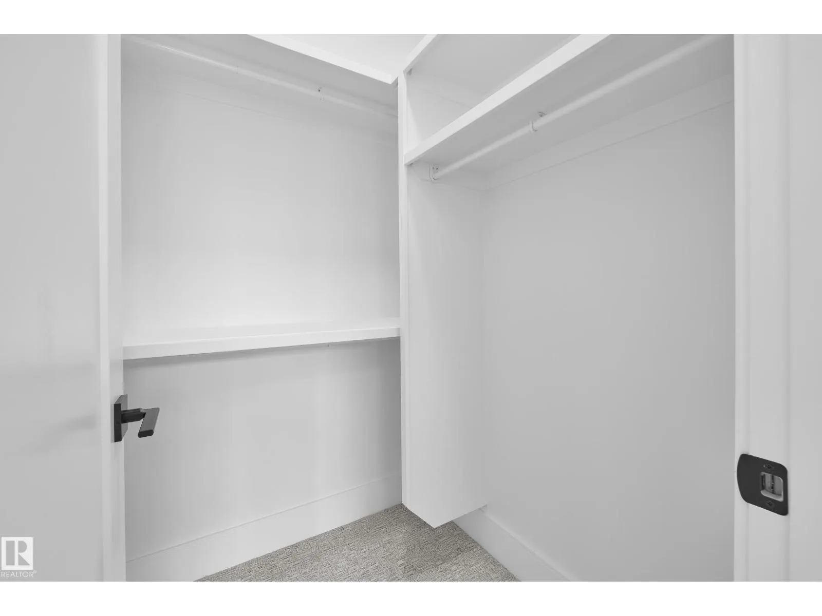 11711 83 AV NW