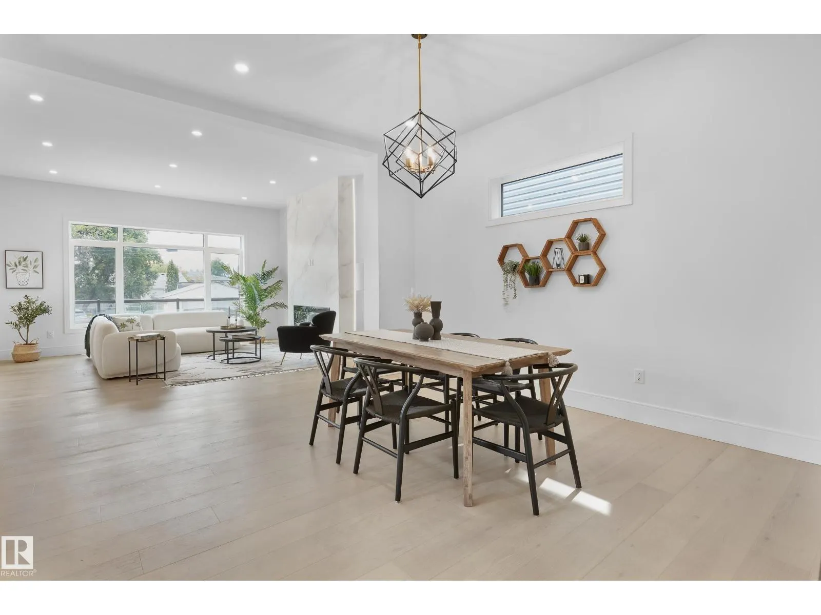 11711 83 AV NW