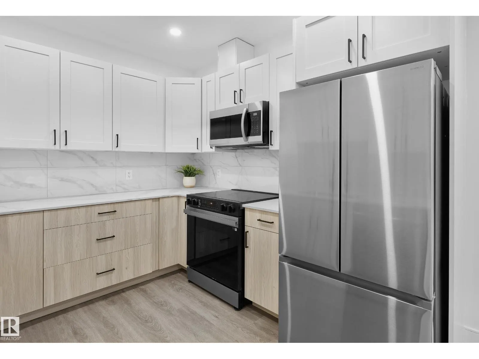 11711 83 AV NW