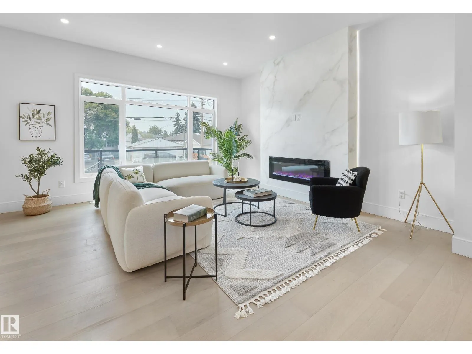 11711 83 AV NW