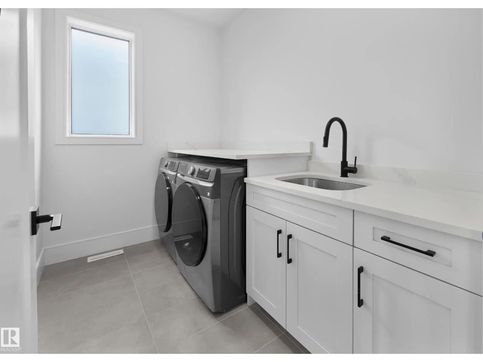 11711 83 AV NW