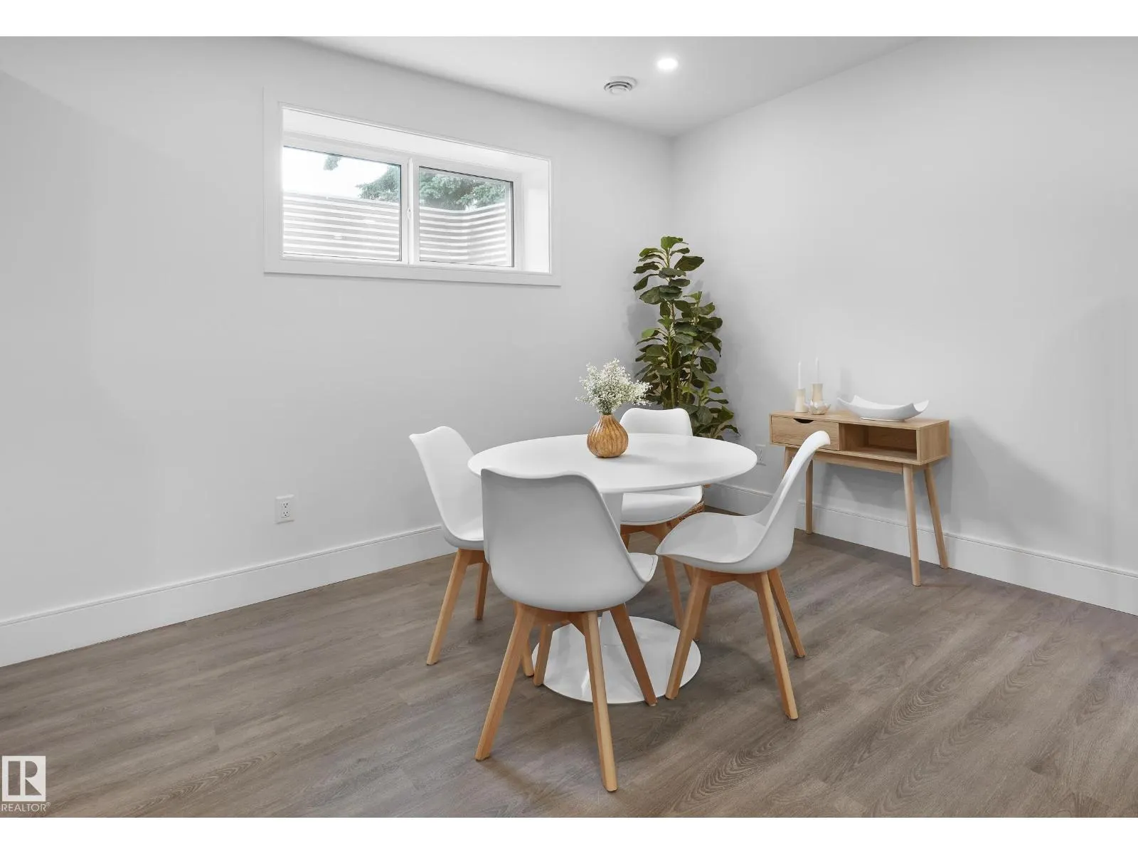 11711 83 AV NW