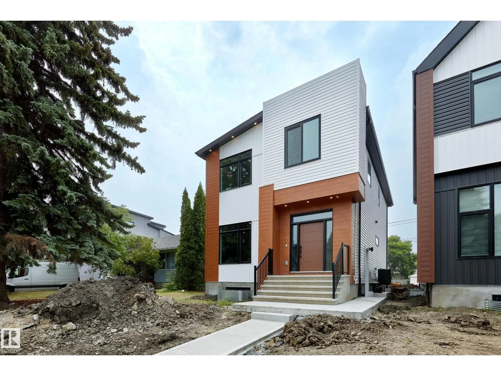 11711 83 AV NW