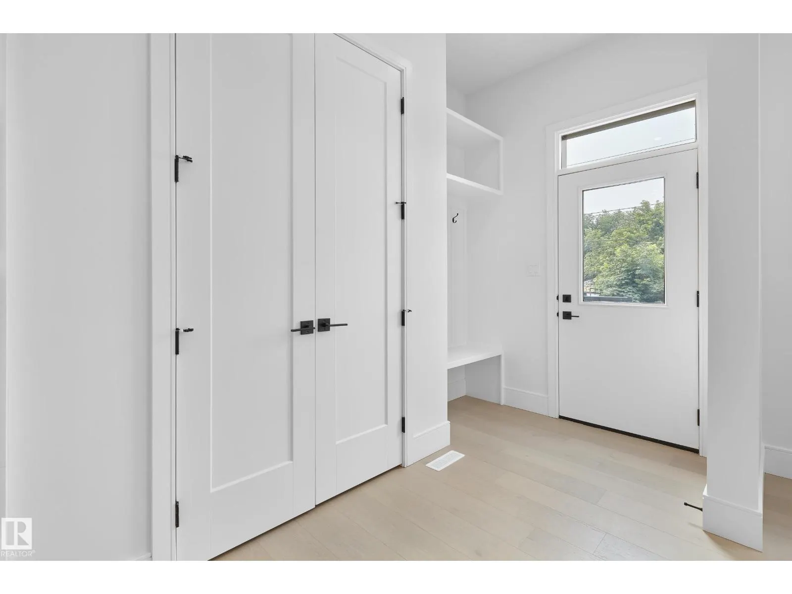 11711 83 AV NW