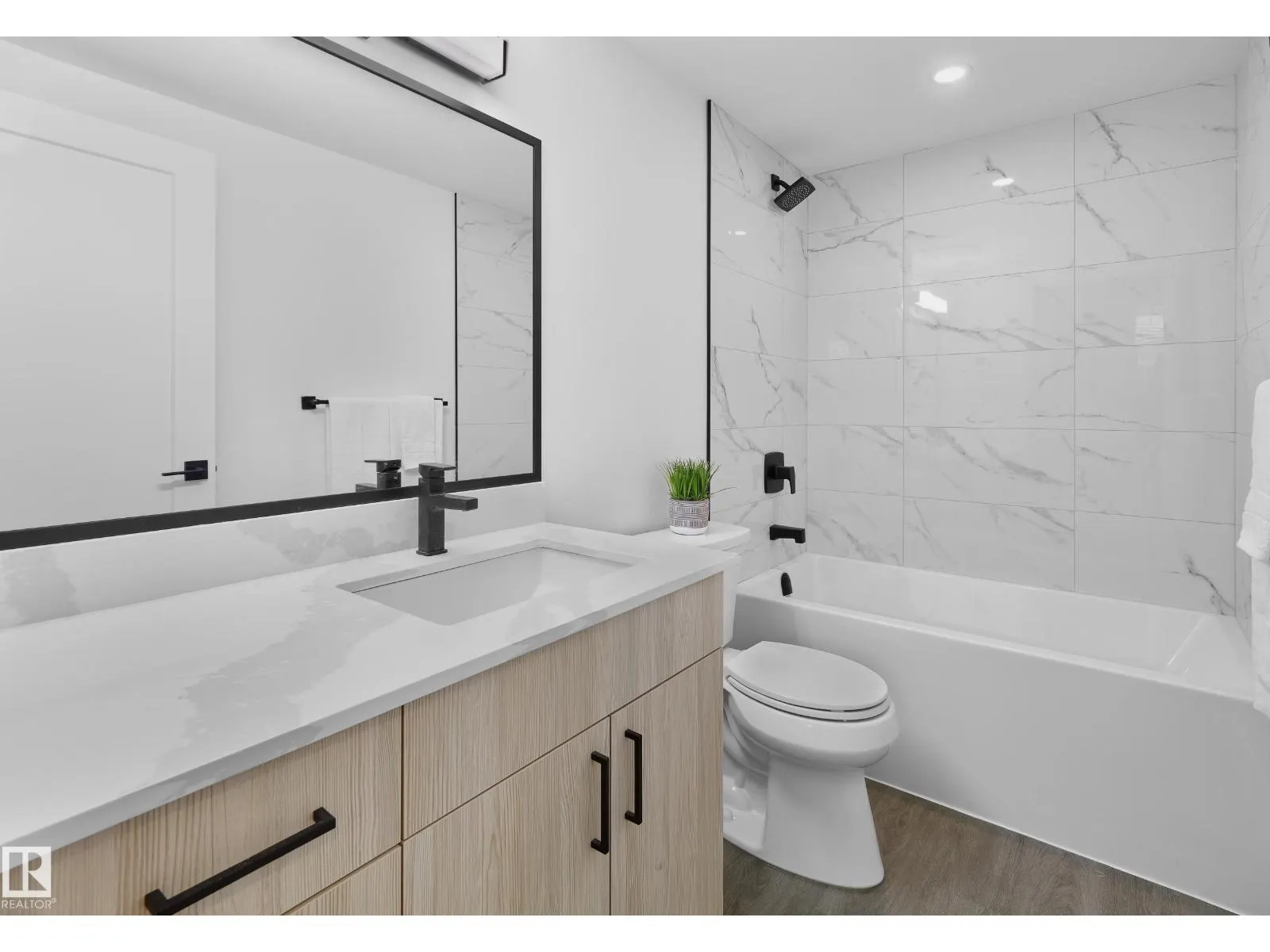 11711 83 AV NW