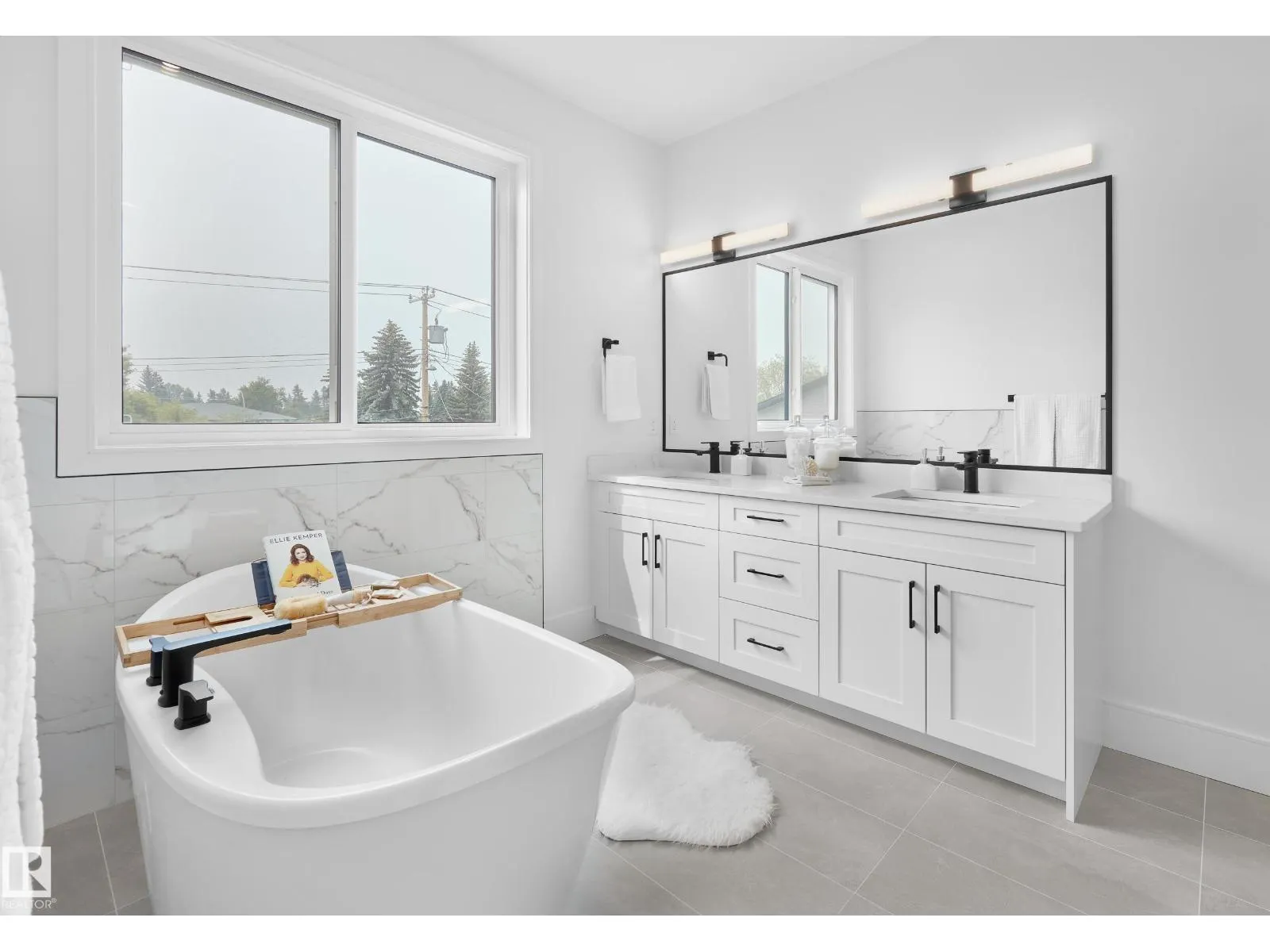 11711 83 AV NW