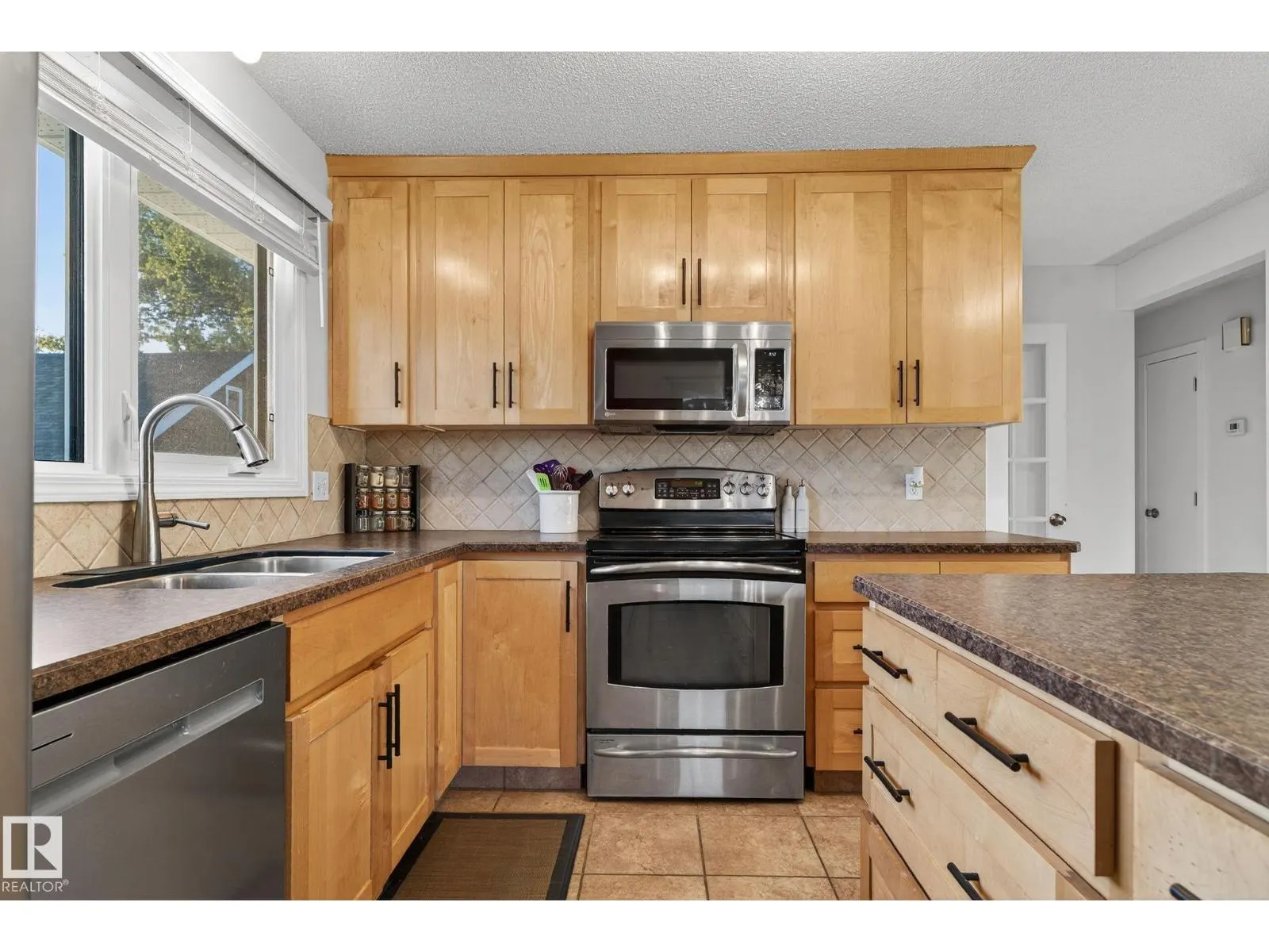 17008 108 ST NW