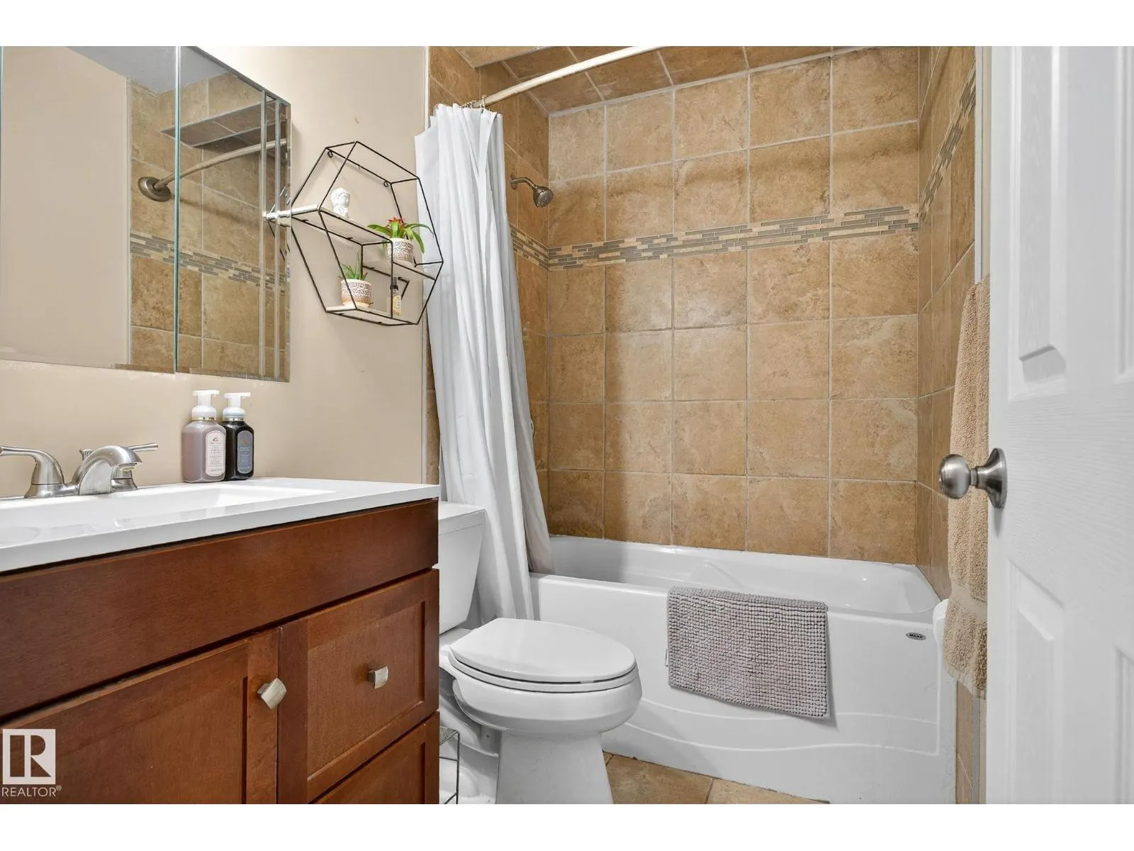17008 108 ST NW