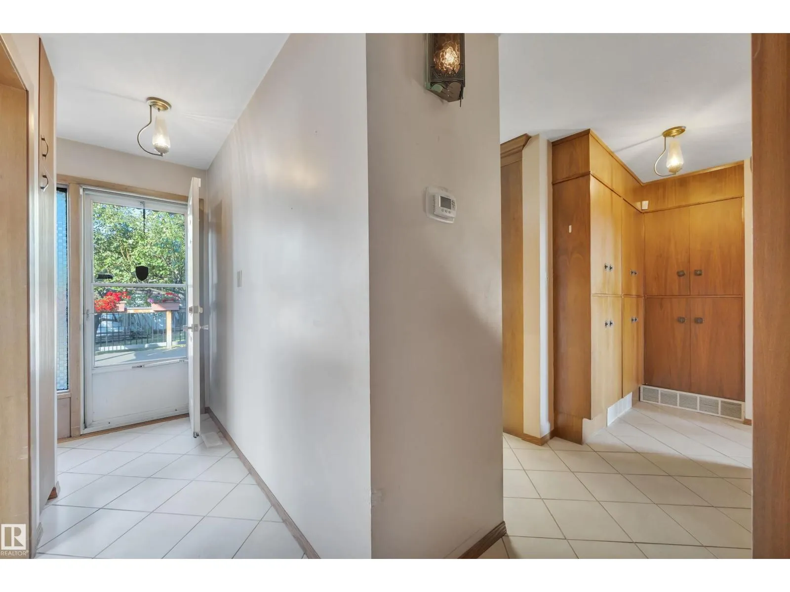 10648 74 ST NW