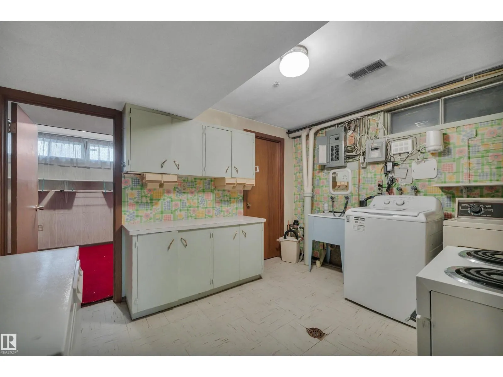 10648 74 ST NW